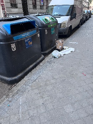 Bolsas fuera de hora en Moncloa-Aravaca